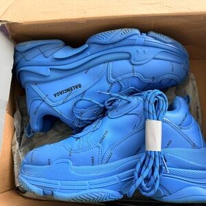 Men's Balenciaga Triple S Sneaker sz11